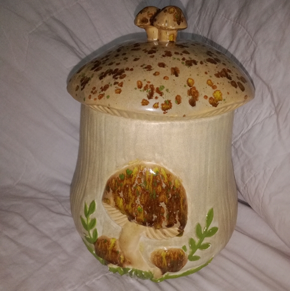 Vintage Mushroom 1973 Folk Art Cookie Jar - Picture 4 of 12